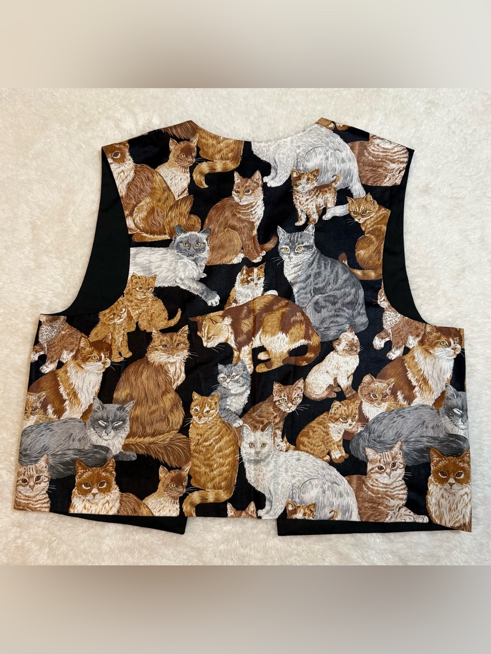 Amazing Cat Print Vest, 42” - Picture 4 of 8